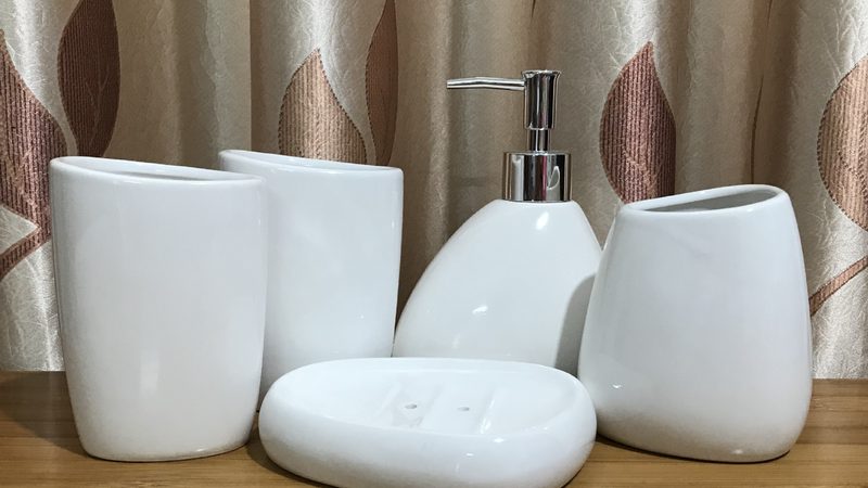 花洒套装密封圈材质揭秘：如何选择更耐用的密封圈？**
